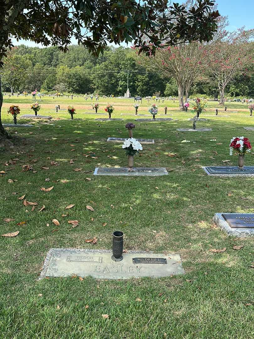 Mildred L. Easley's grave. Photo 2