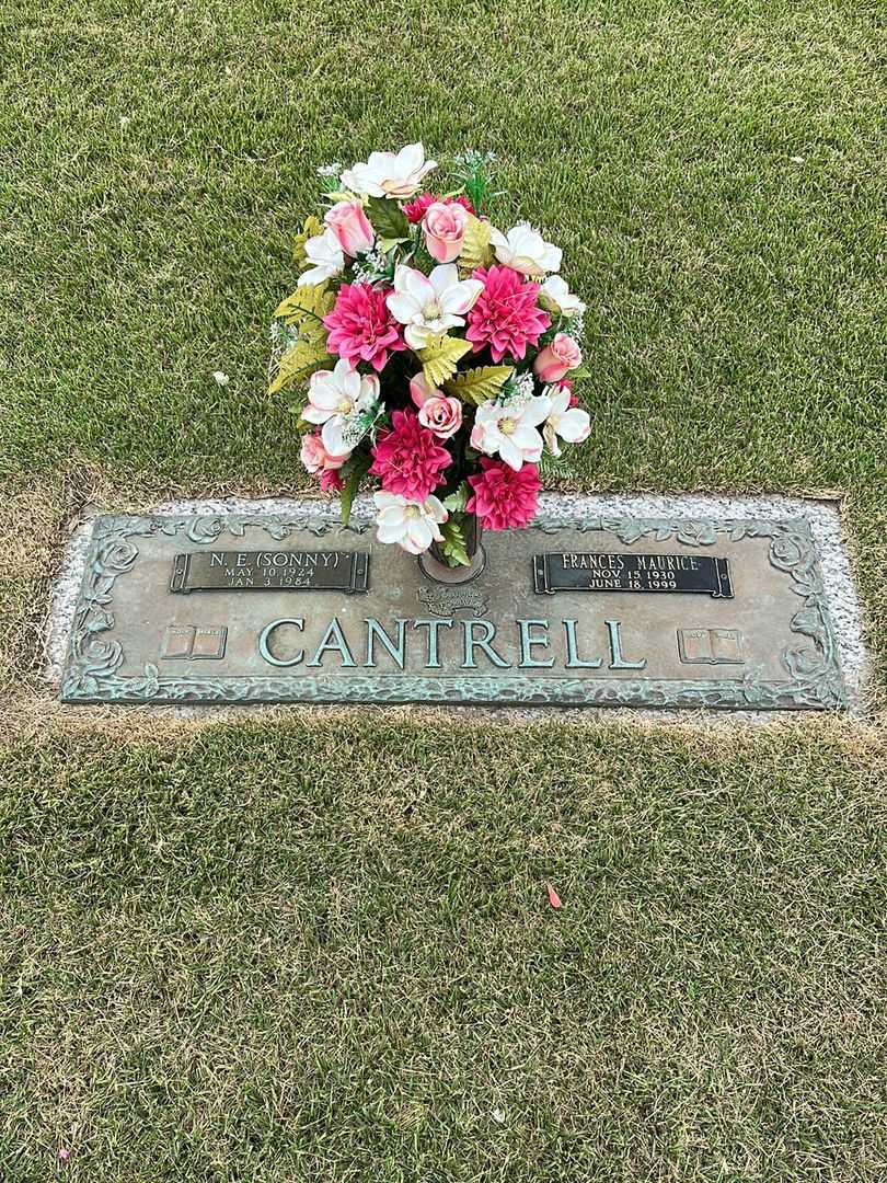 Noah Everett "Sonny" Cantrell's grave. Photo 1